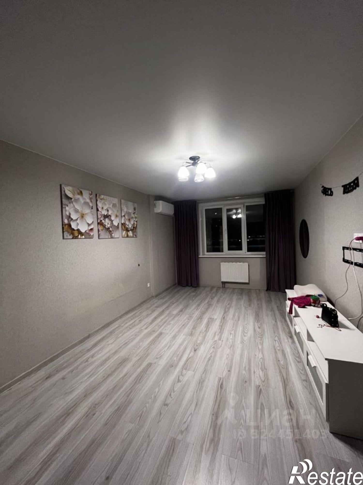 Сдать квартиру за 35 000 рублей на Революционная улица, 101В