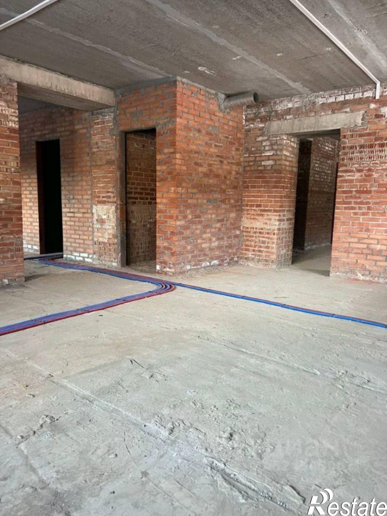 Купить торговое помещение за 4 808 550 рублей на Коломенский пер, 1