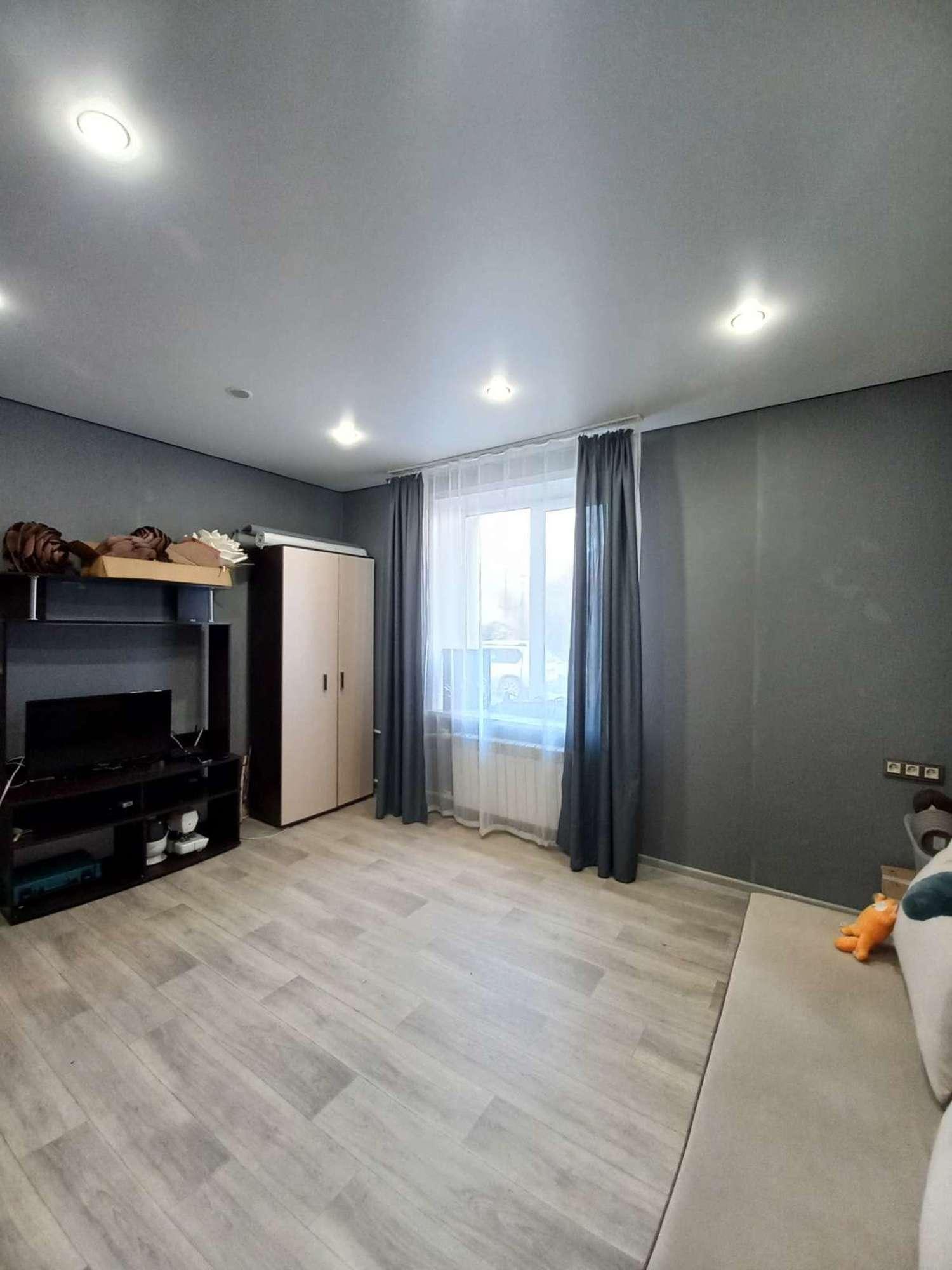 Купить квартиру за 5 750 000 рублей на Нефтяников улица, 16