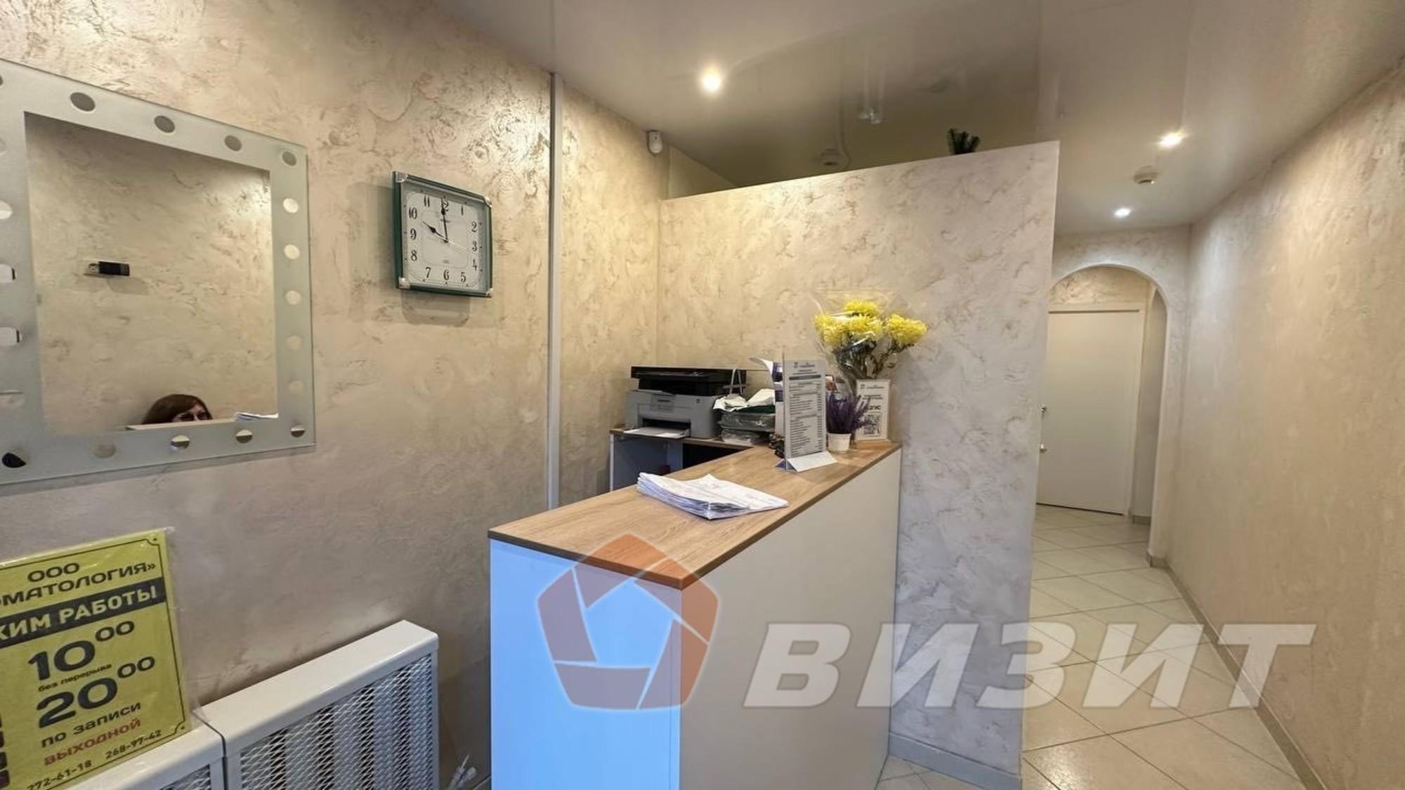 Сдать торговое помещение за 65 000 рублей на Мориса Тореза улица, 48