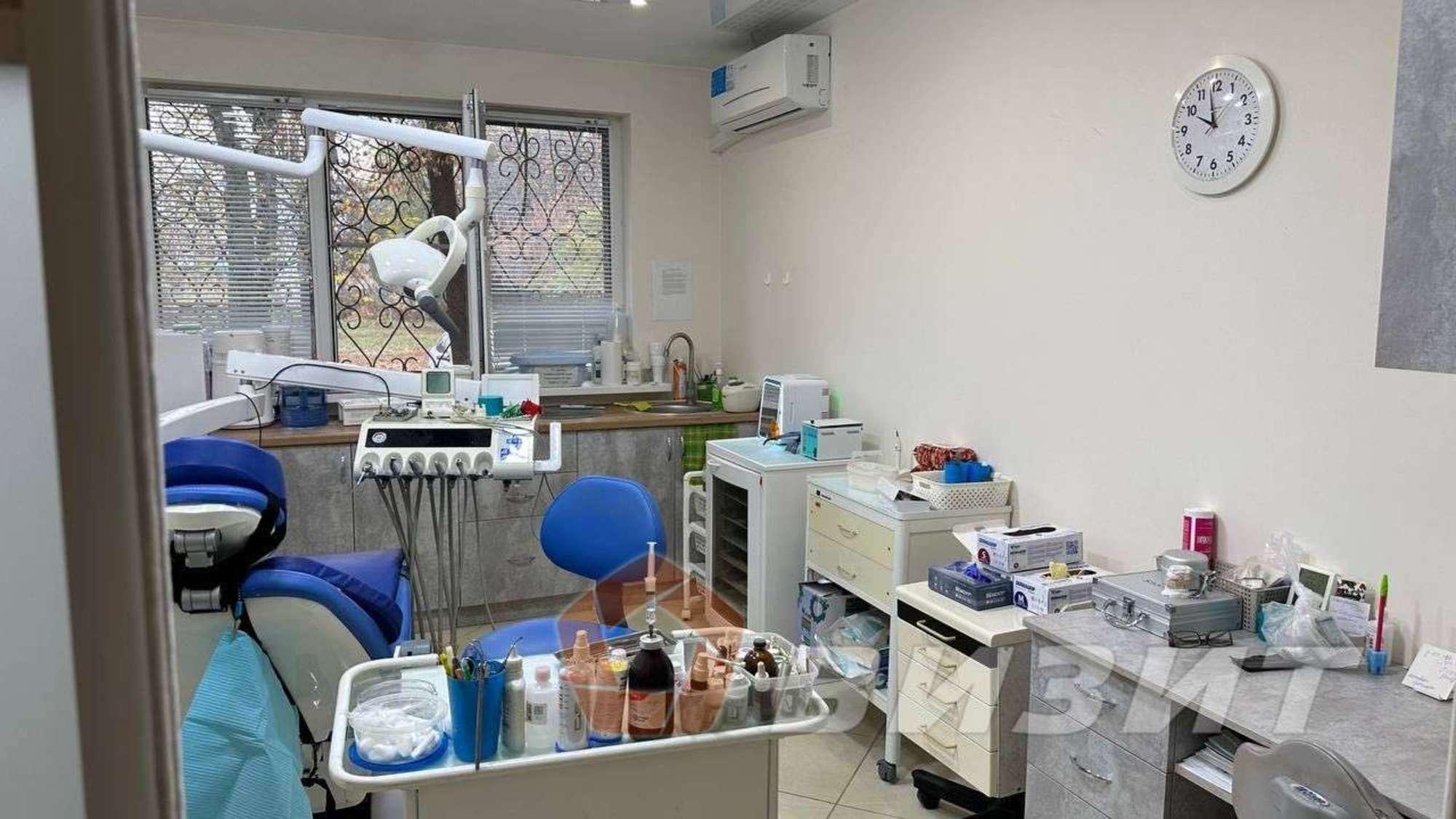 Сдать торговое помещение за 65 000 рублей на Мориса Тореза улица, 48