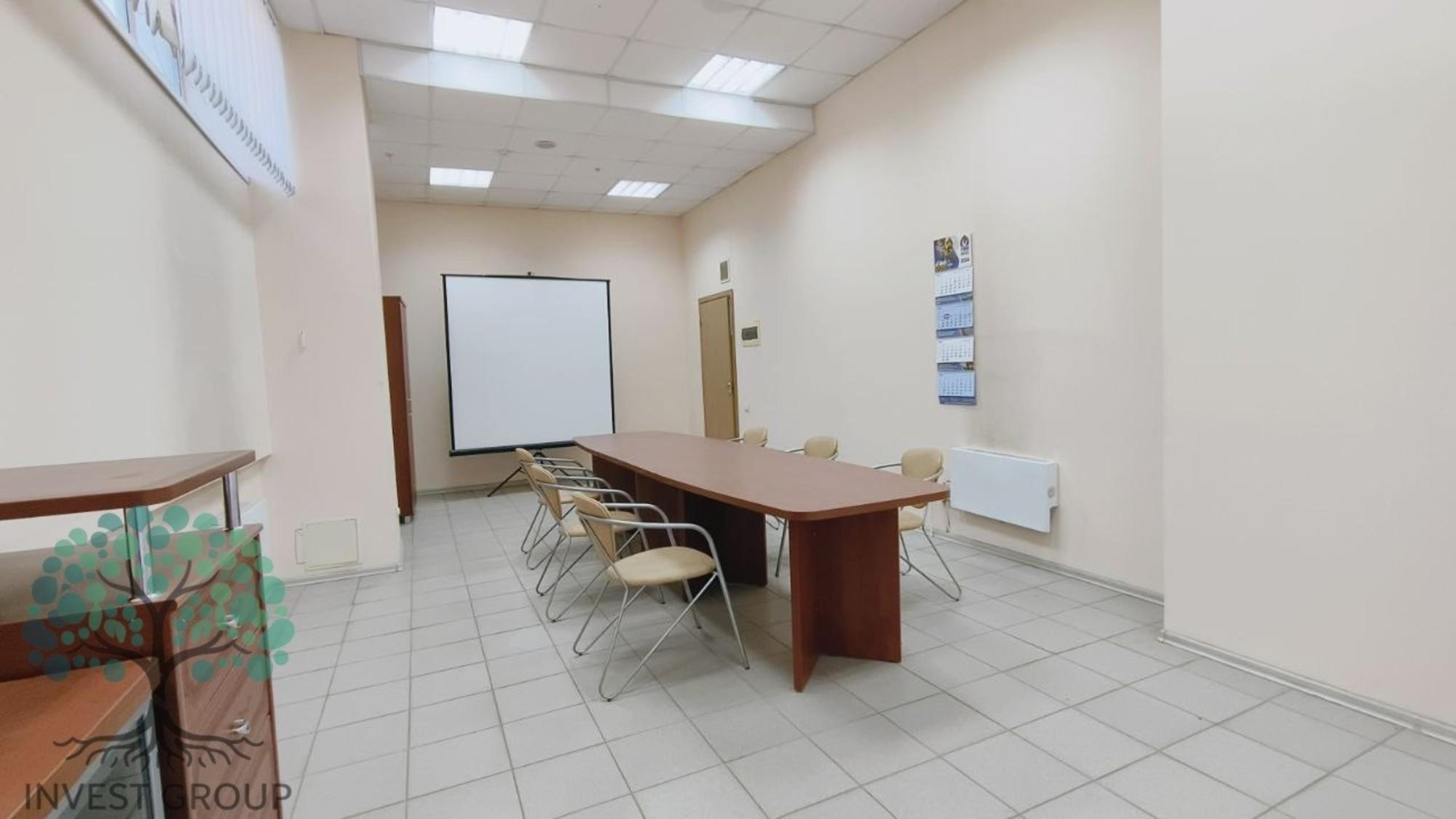 Сдать торговое помещение за 22 000 рублей на Заводское шоссе, 111