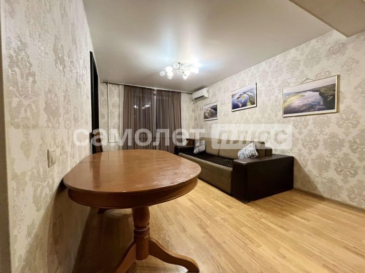 3-комн квартира Осипенко улица, 4