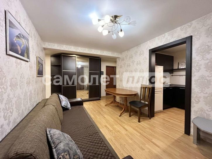 3-комн квартира Осипенко улица, 4