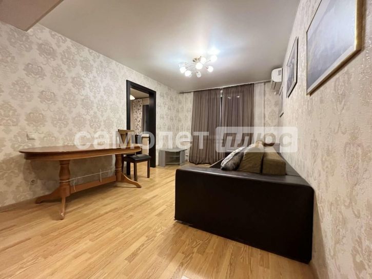 3-комн квартира Осипенко улица, 4