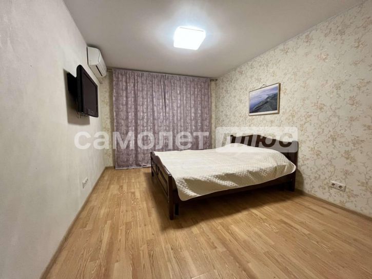 3-комн квартира Осипенко улица, 4