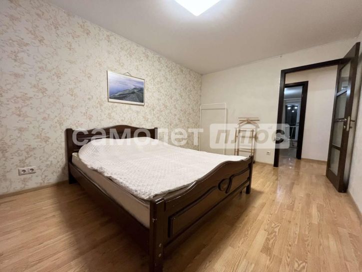 3-комн квартира Осипенко улица, 4