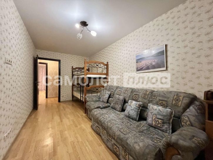 3-комн квартира Осипенко улица, 4