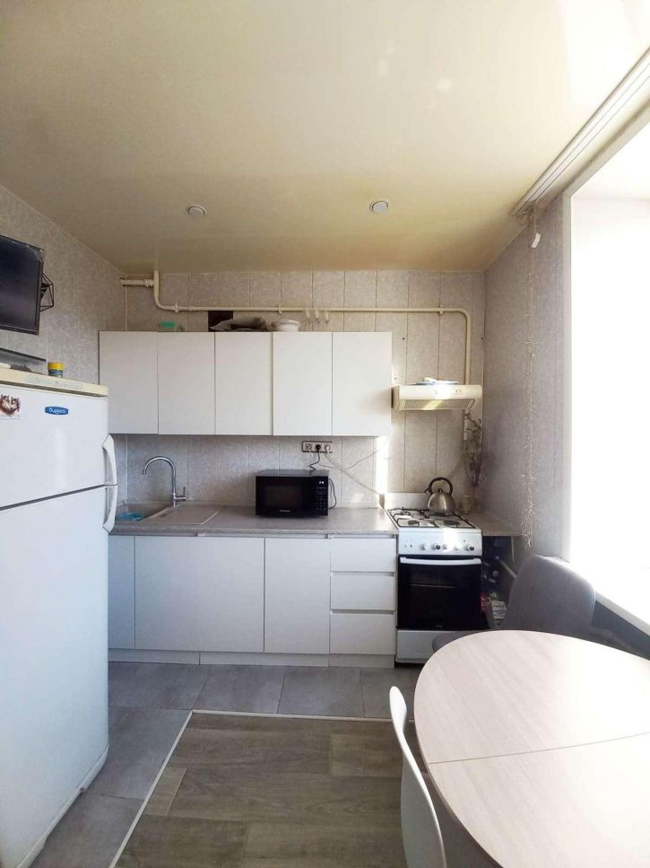 3-комн квартира Нефтяников улица, 16