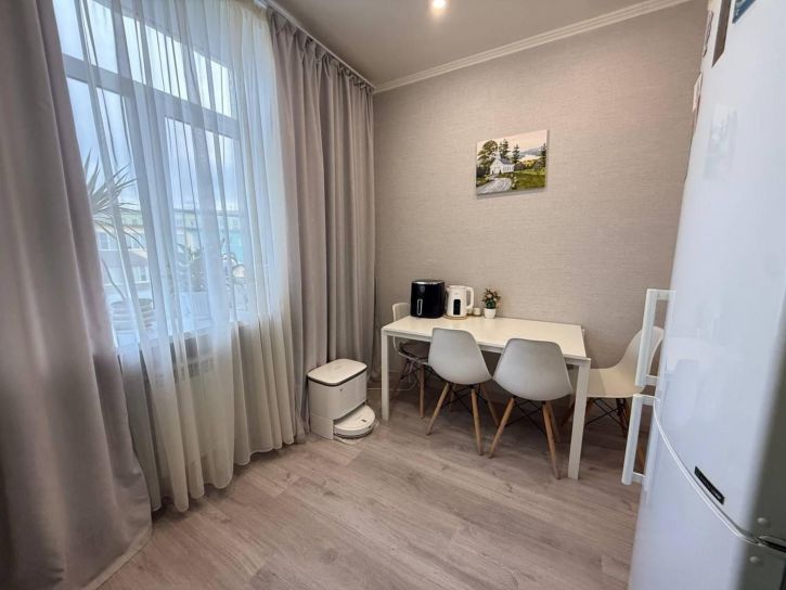 2-комн квартира Нефтяников улица, 22а