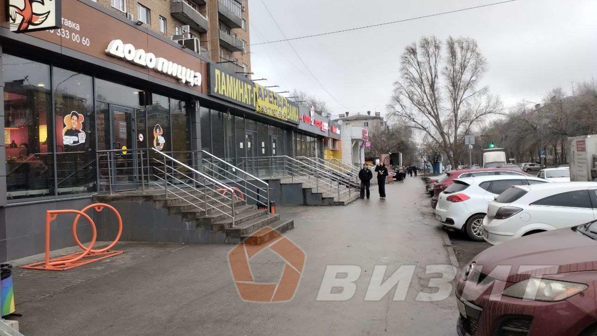 Купить торговое помещение за 9 000 000 рублей на Мориса Тореза улица, 13