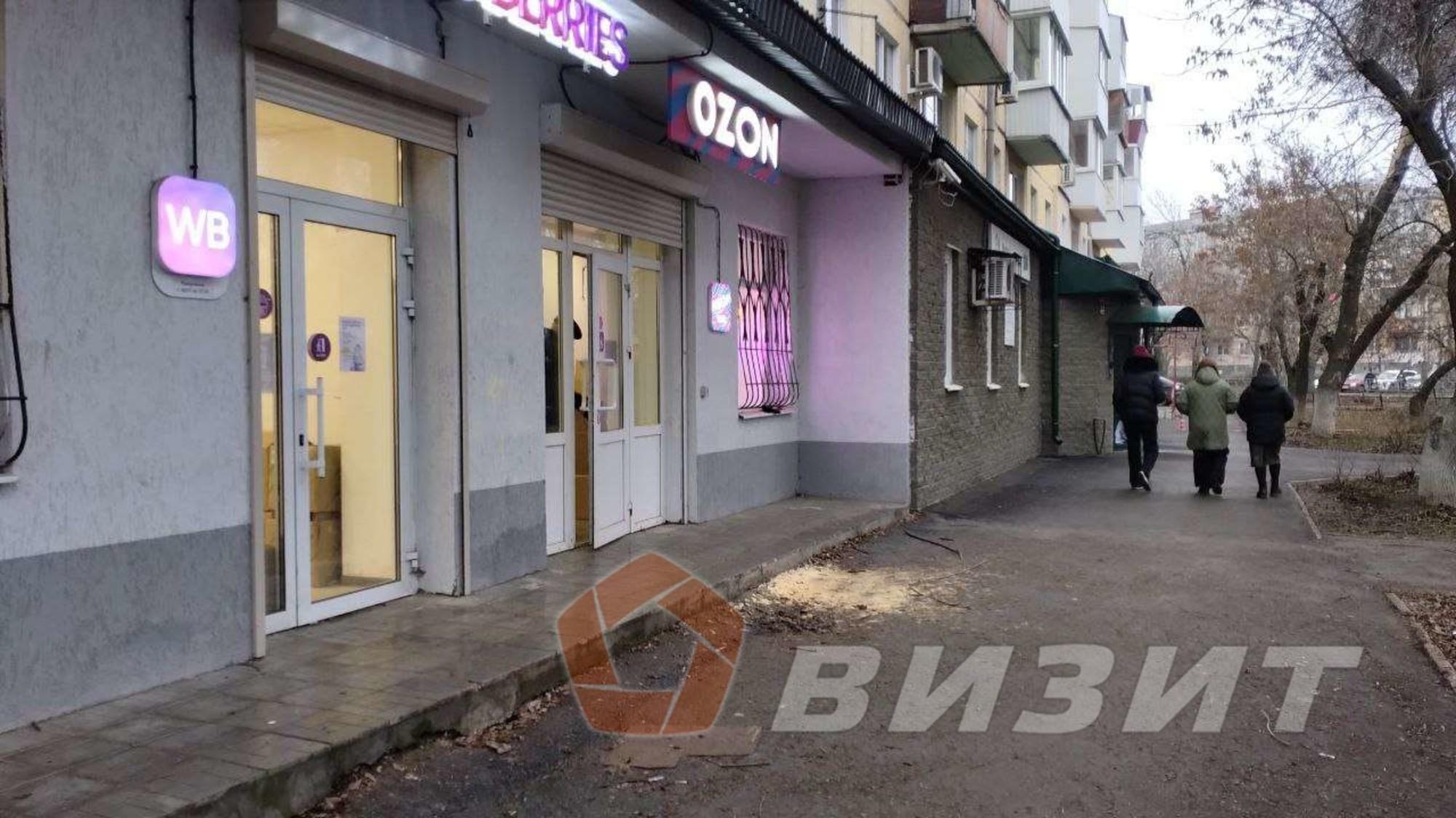 Купить торговое помещение за 9 000 000 рублей на Мориса Тореза улица, 13