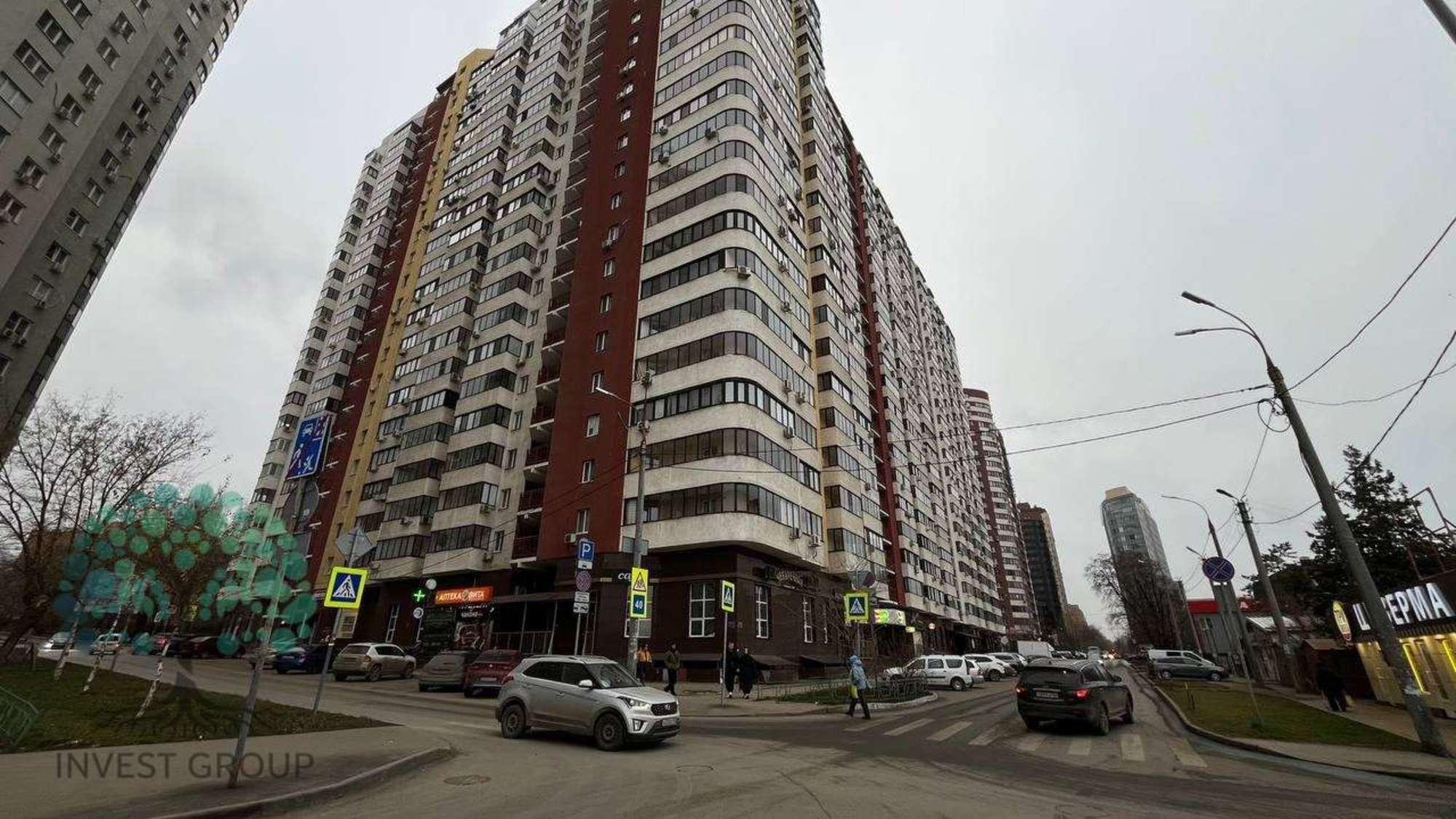 Сдать торговое помещение за 110 000 рублей на Революционная улица, 4