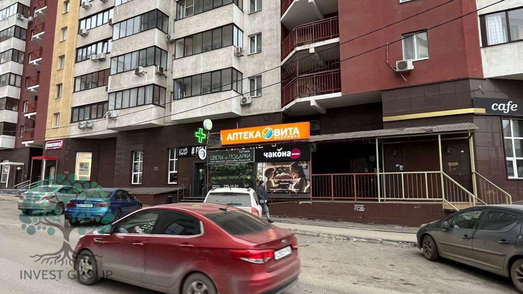 Сдать торговое помещение за 110 000 рублей на Революционная улица, 4