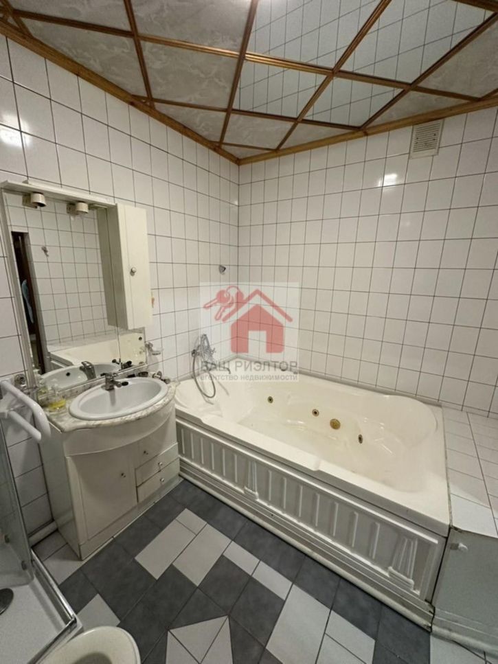 3-комн квартира Ленинская улица, 228