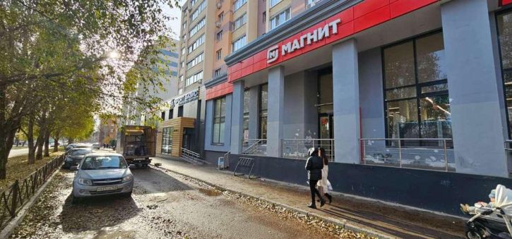 Торговое помещение Парижской Коммуны улица, 20