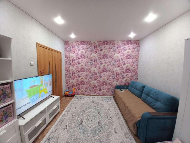 2-комн квартира Коммунистическая улица, 10