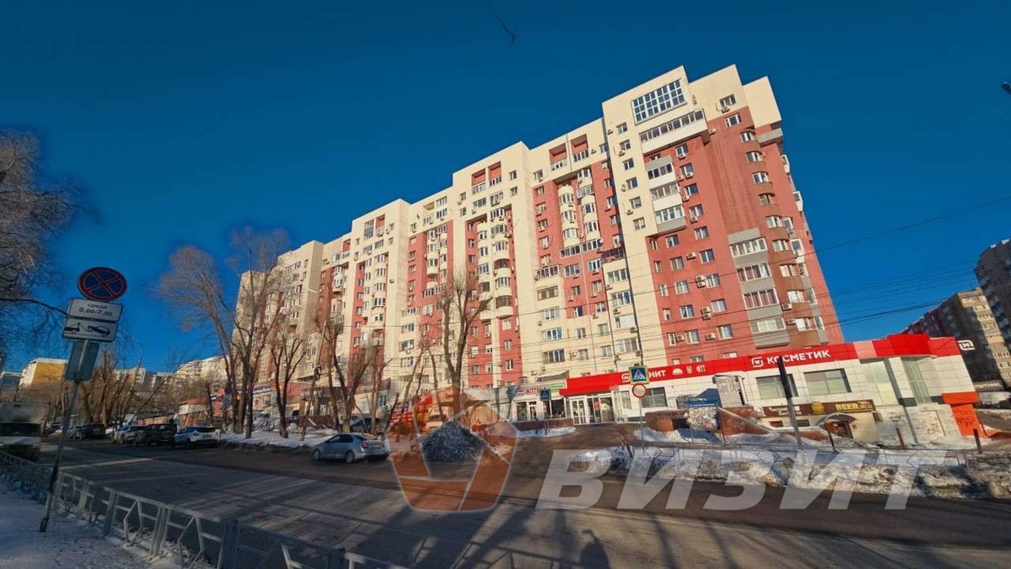 Купить торговое помещение за 30 000 000 рублей на Дыбенко улица, 120