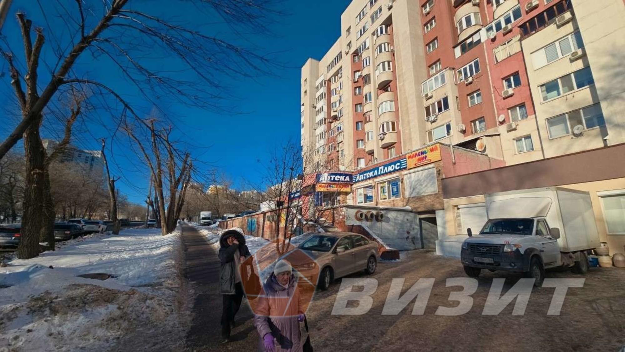 Купить торговое помещение за 30 000 000 рублей на Дыбенко улица, 120