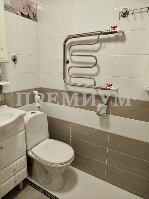 Продажа 2-комн квартиры Виталия Жалнина улица, 10