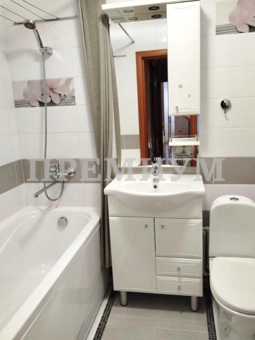Продажа 2-комн квартиры Виталия Жалнина улица, 10