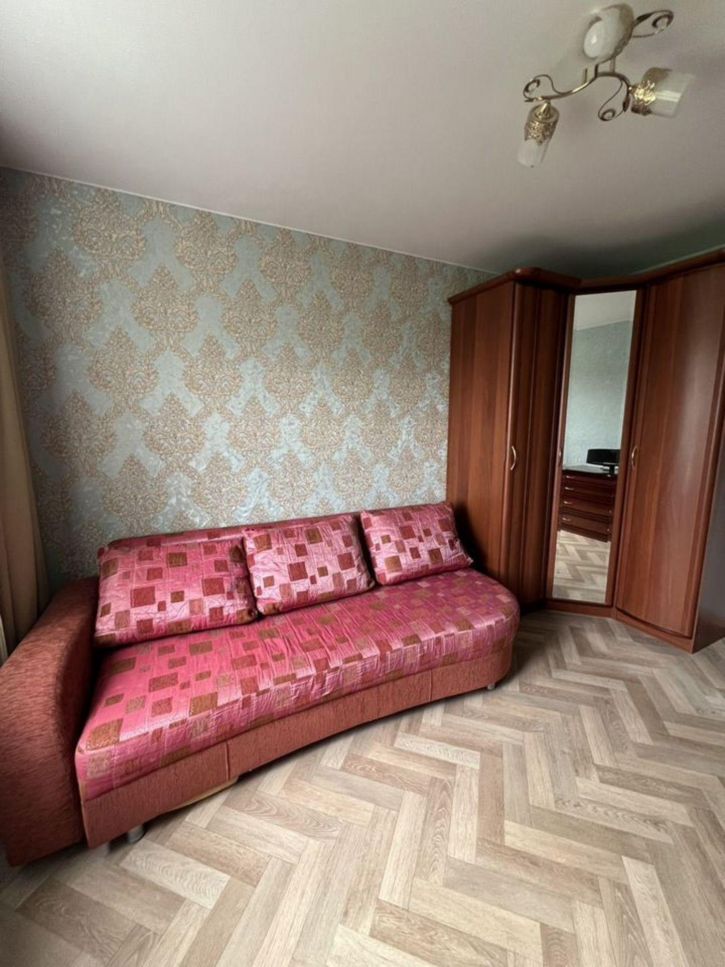 3-комн квартира Батайская улица, 1
