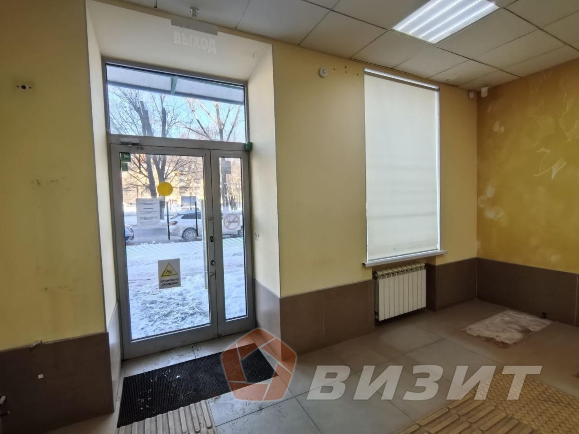 Сдать торговое помещение за 268 000 рублей на Гагарина улица, 161