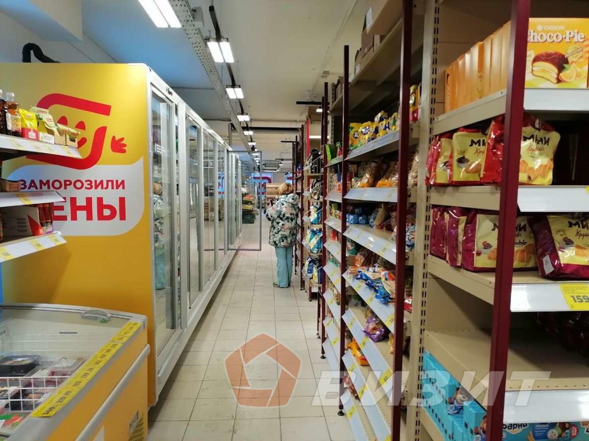 Купить торговое помещение за 33 000 000 рублей на Чекистов улица, 140
