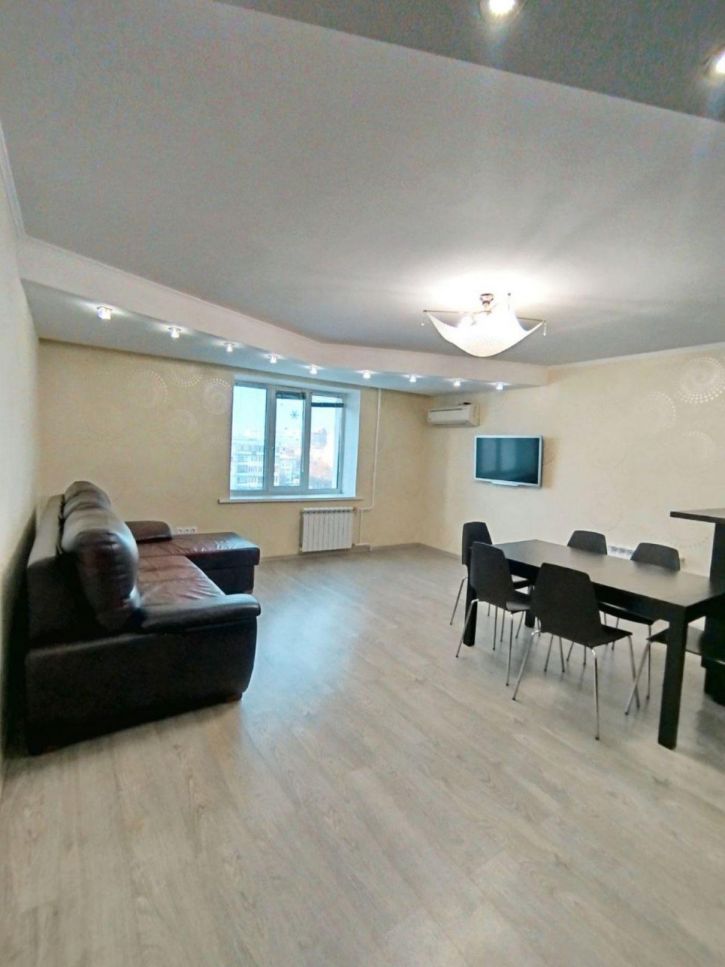 3-комн квартира Стара-Загора улица, 156