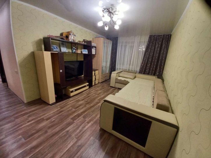 3-комн квартира Дыбенко улица, 36