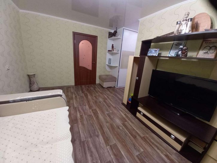3-комн квартира Дыбенко улица, 36