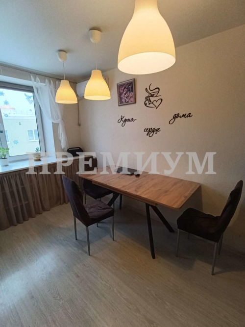 Продажа 2-комн квартиры Евгения Золотухина улица, 8