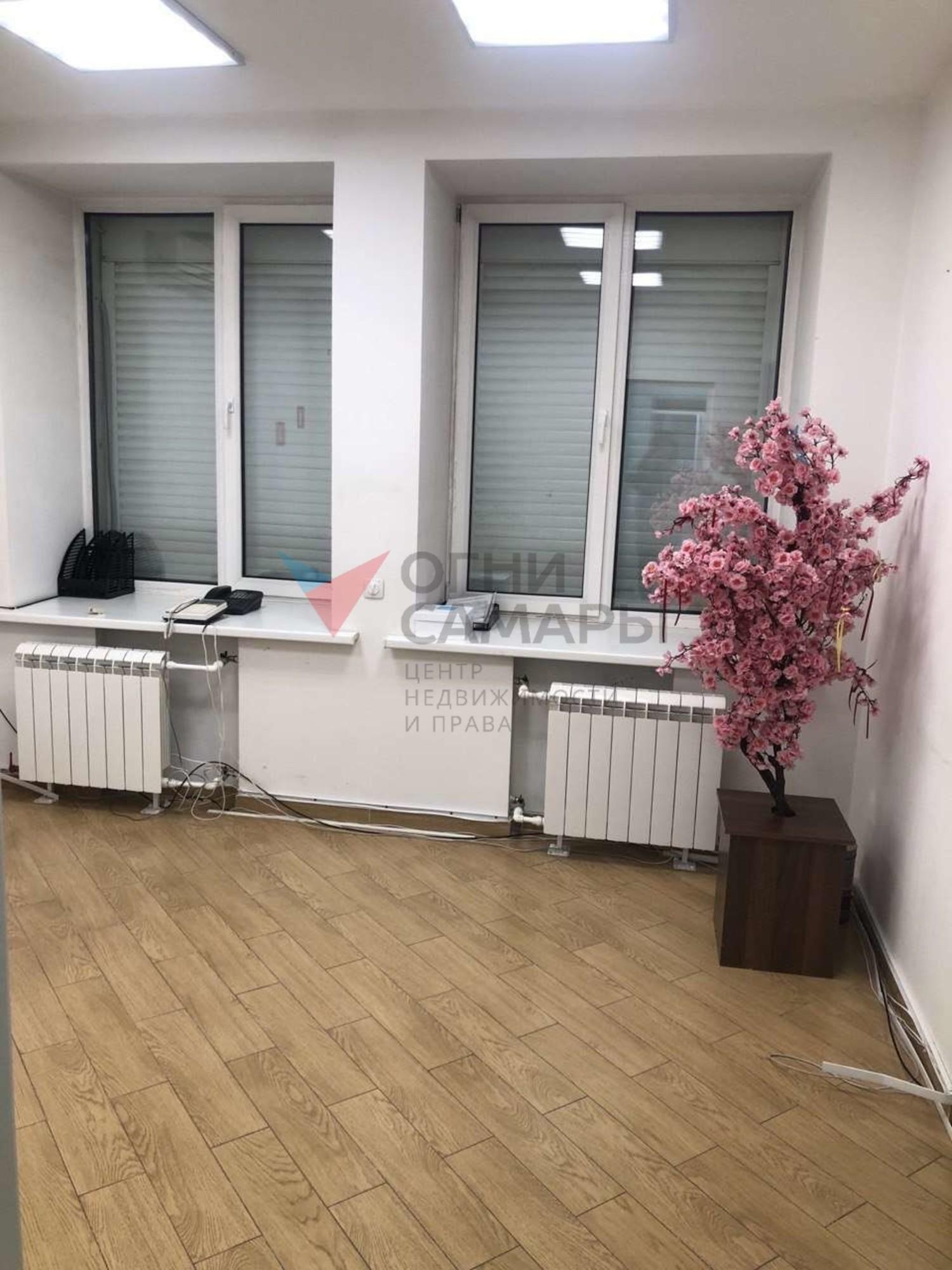 Купить офис, помещение под офис за 15 000 000 рублей на Алексея Толстого улица, 122