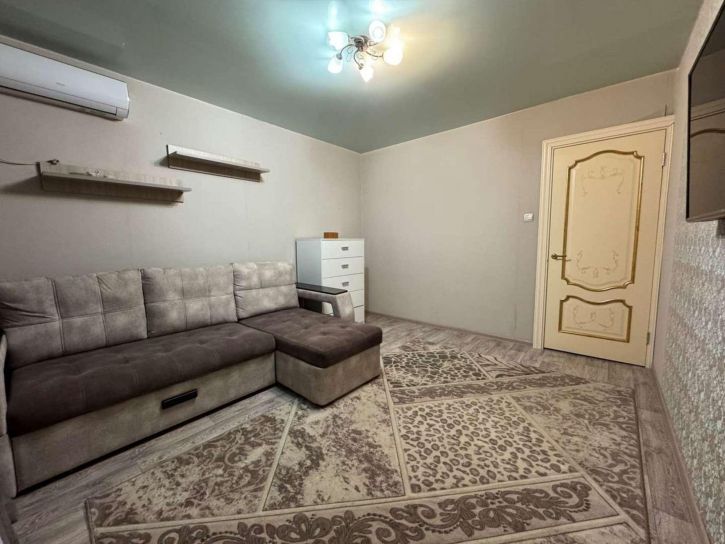 1-комн квартира Авроры улица, 61