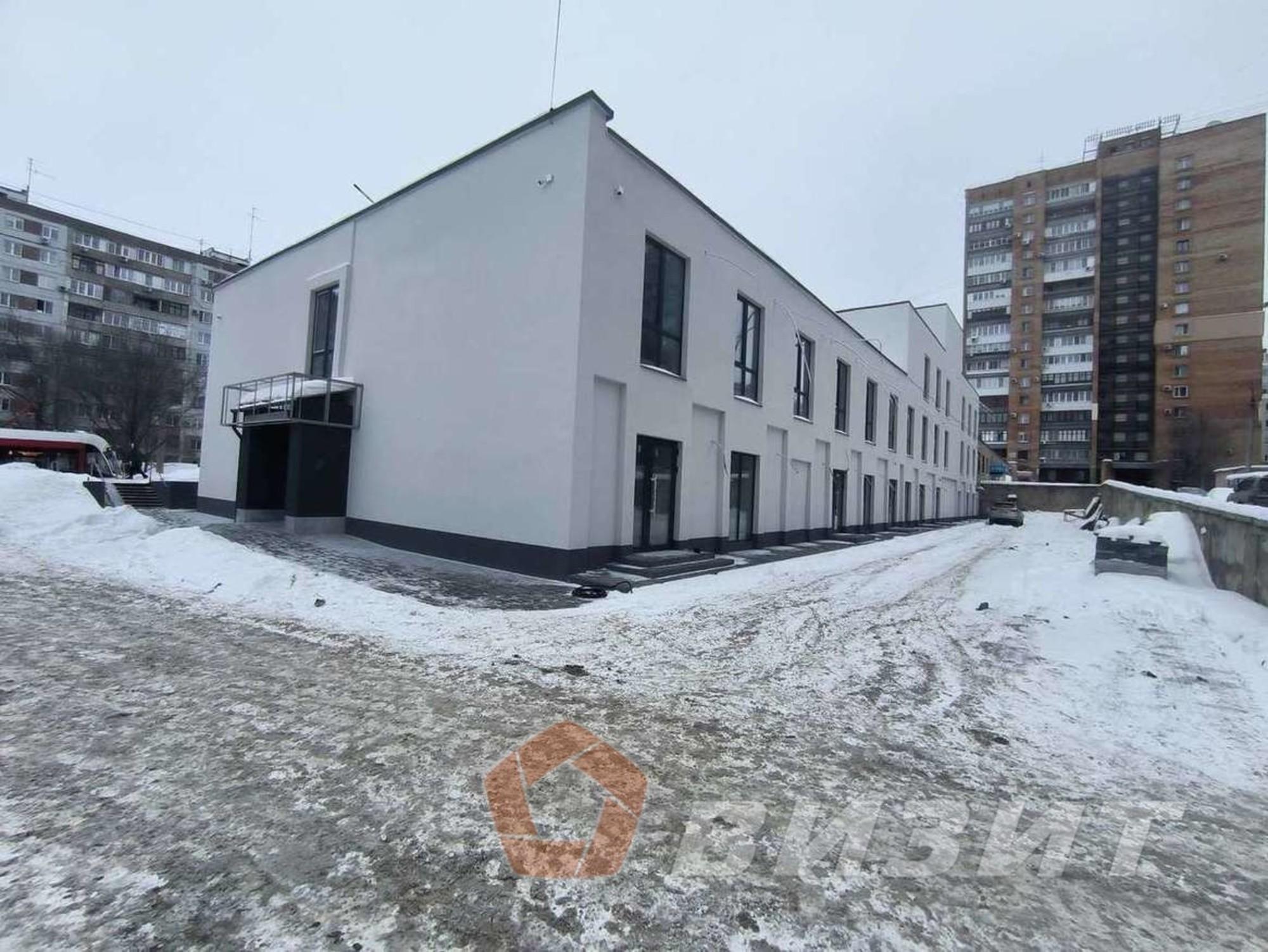Сдать торговое помещение за 285 000 рублей на Дачная улица, 27а