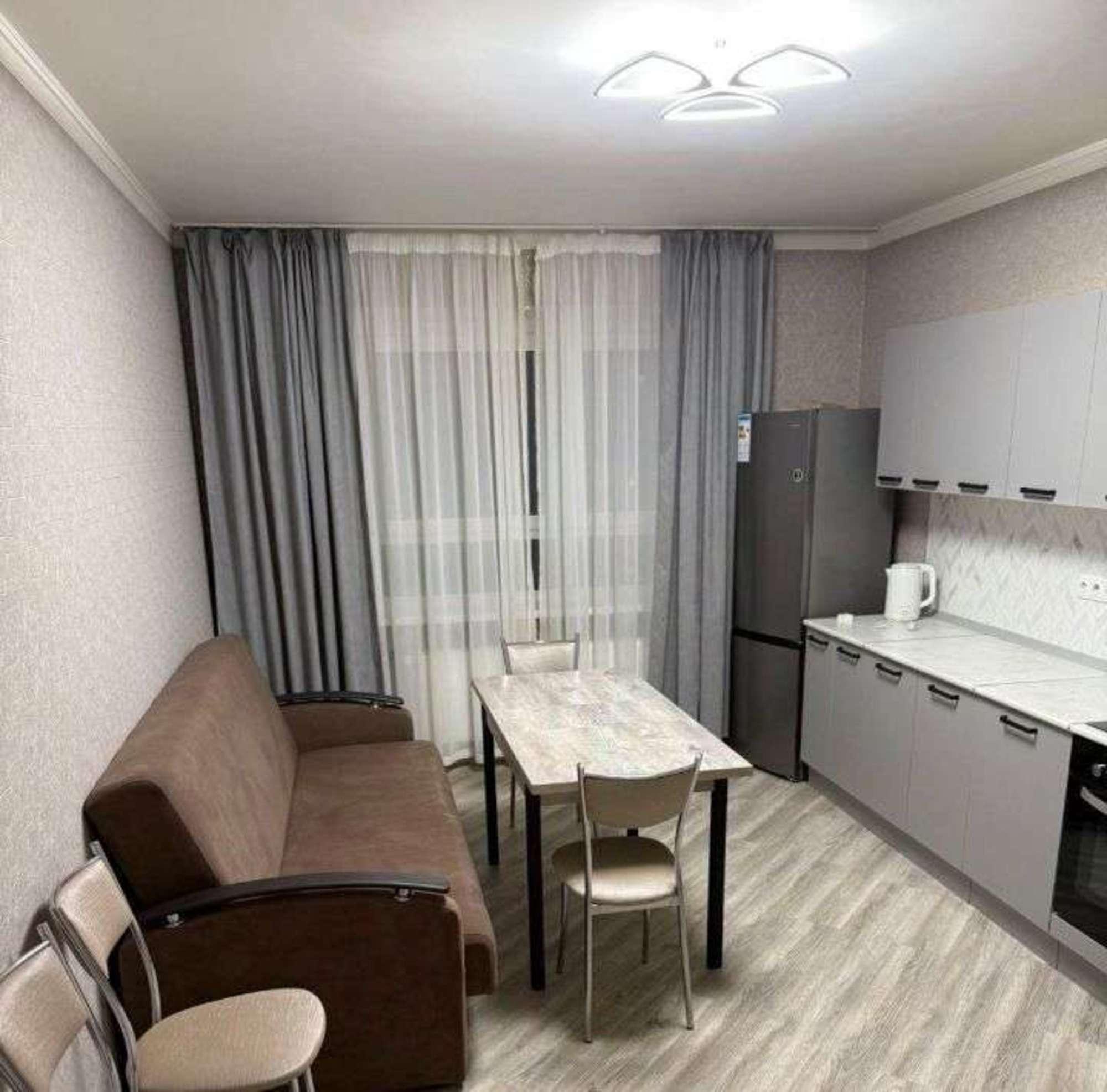 Сдать квартиру за 26 000 рублей на Гастелло улица, 30
