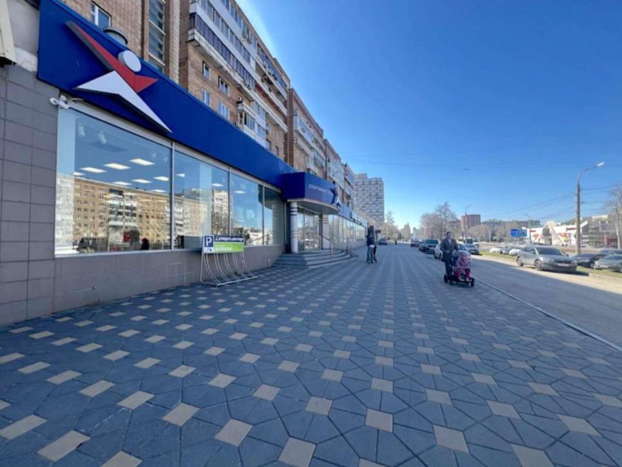 Сдать торговое помещение за 138 400 рублей на Ленина проспект, 3