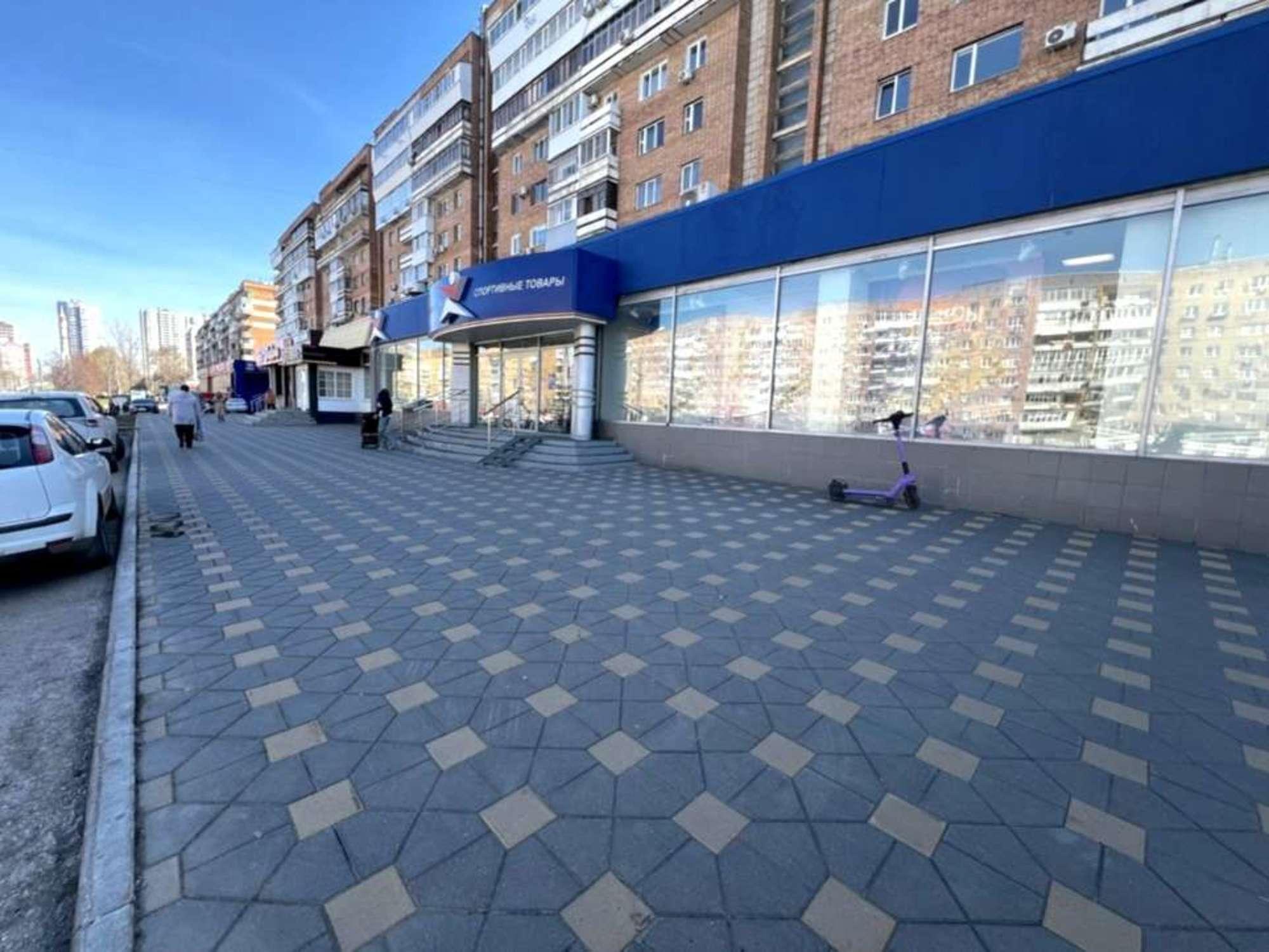 Сдать торговое помещение за 138 400 рублей на Ленина проспект, 3