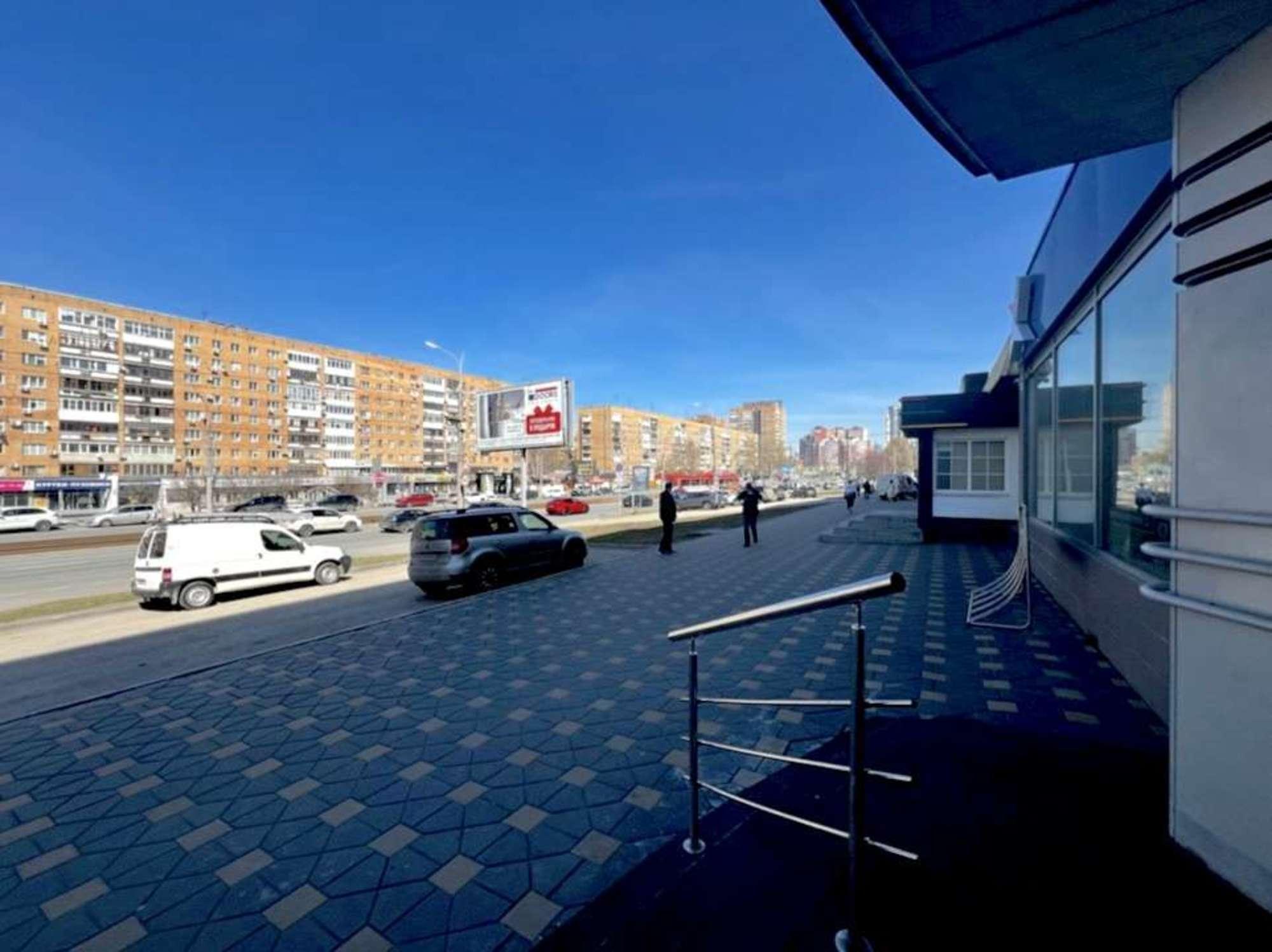 Сдать торговое помещение за 138 400 рублей на Ленина проспект, 3