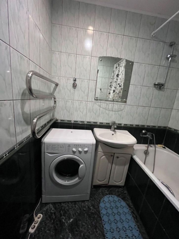 2-комн квартира Санфировой улица, 84