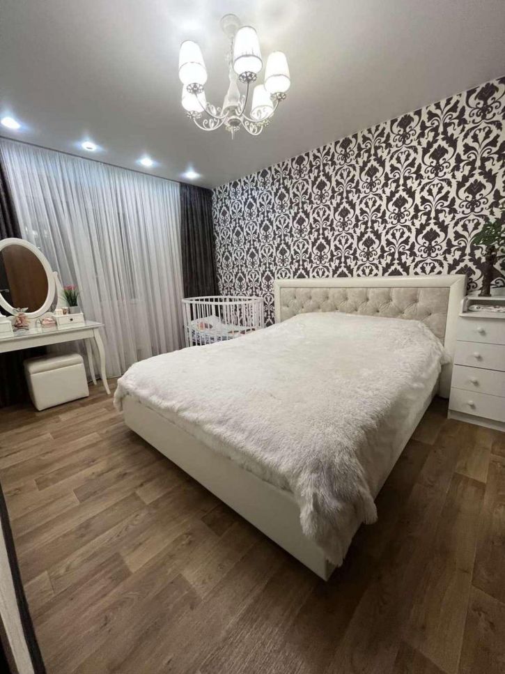 2-комн квартира Революционная улица, 77