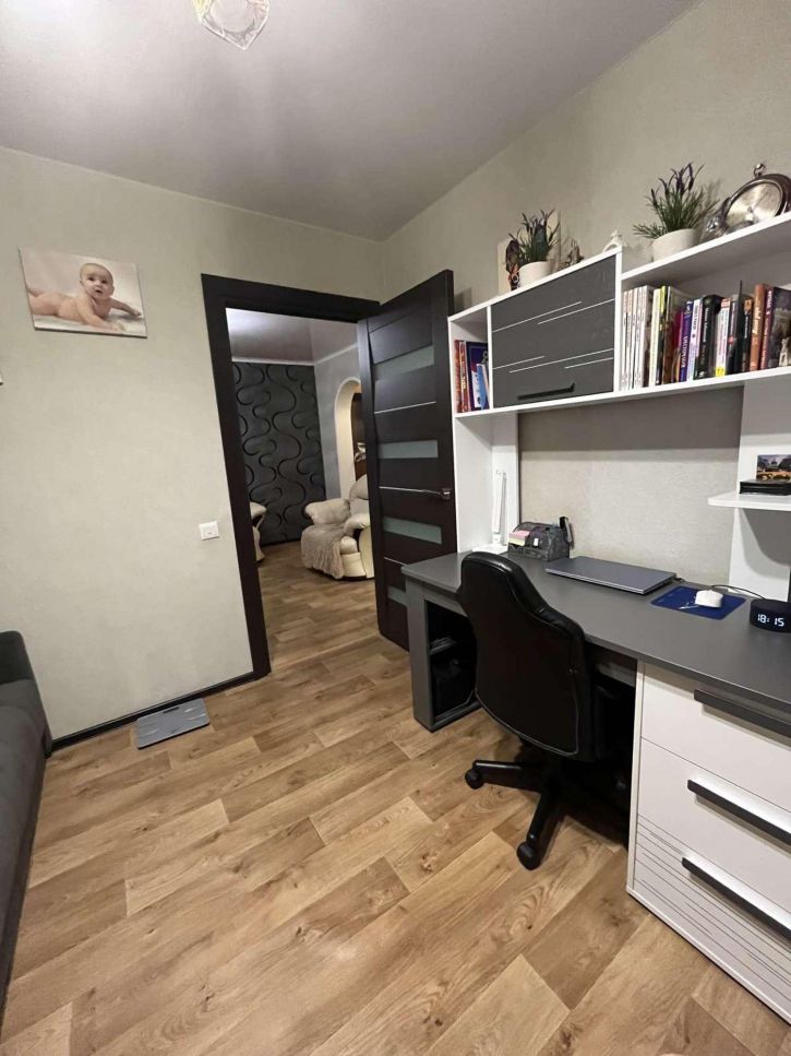 2-комн квартира Революционная улица, 77