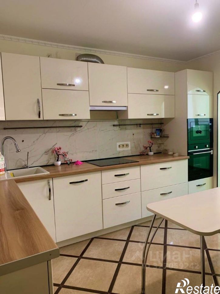 3-комн квартира ул Молодежная, 14,  д. 14