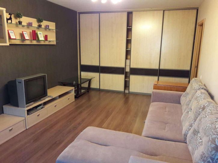 2-комн квартира Советская улица, 75
