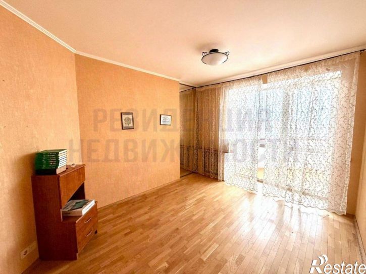 4-комн квартира ул Лейтенанта Шмидта, 24,  д. 24