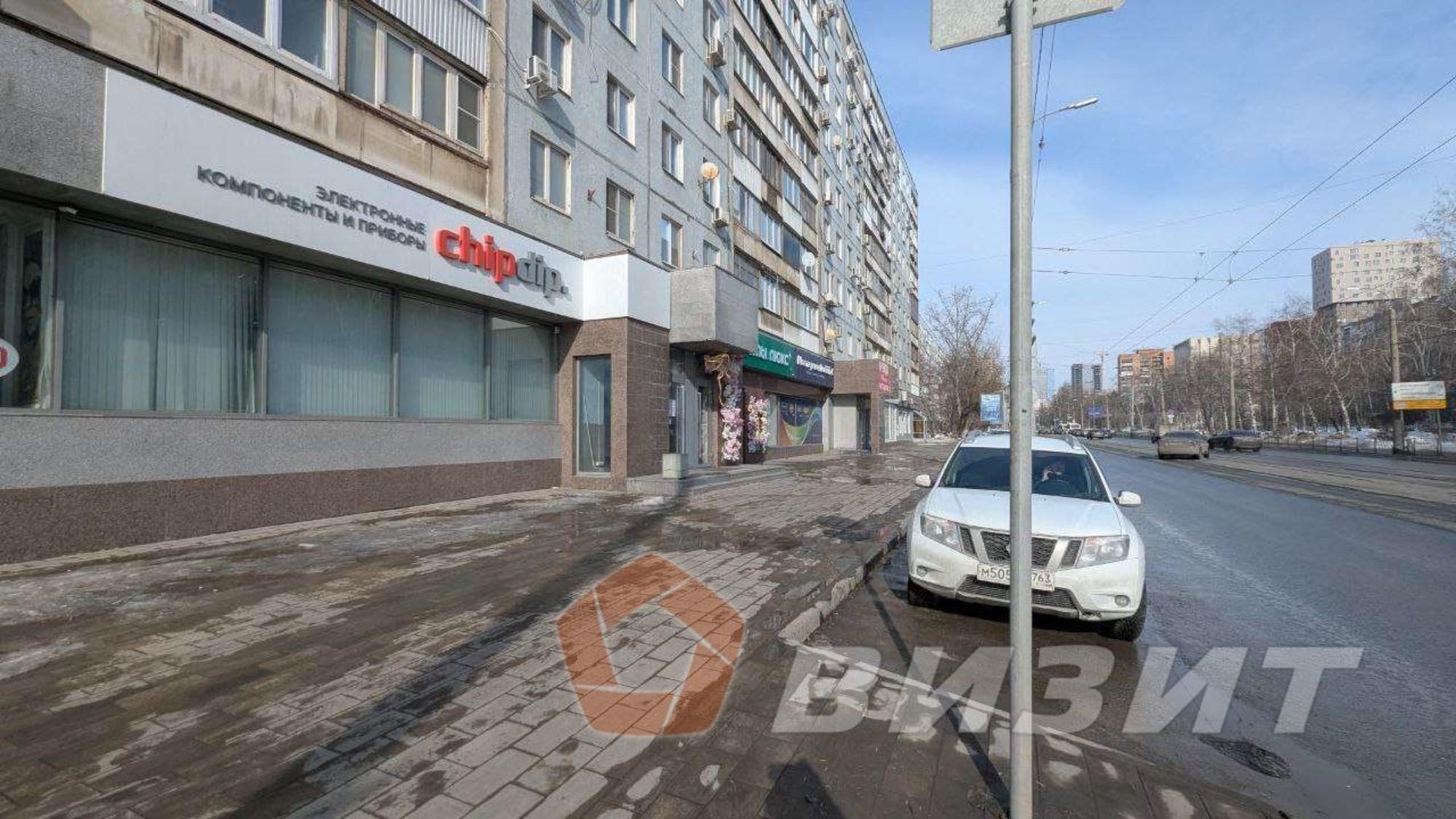 Сдать торговое помещение за 160 000 рублей на Мичурина улица, 46