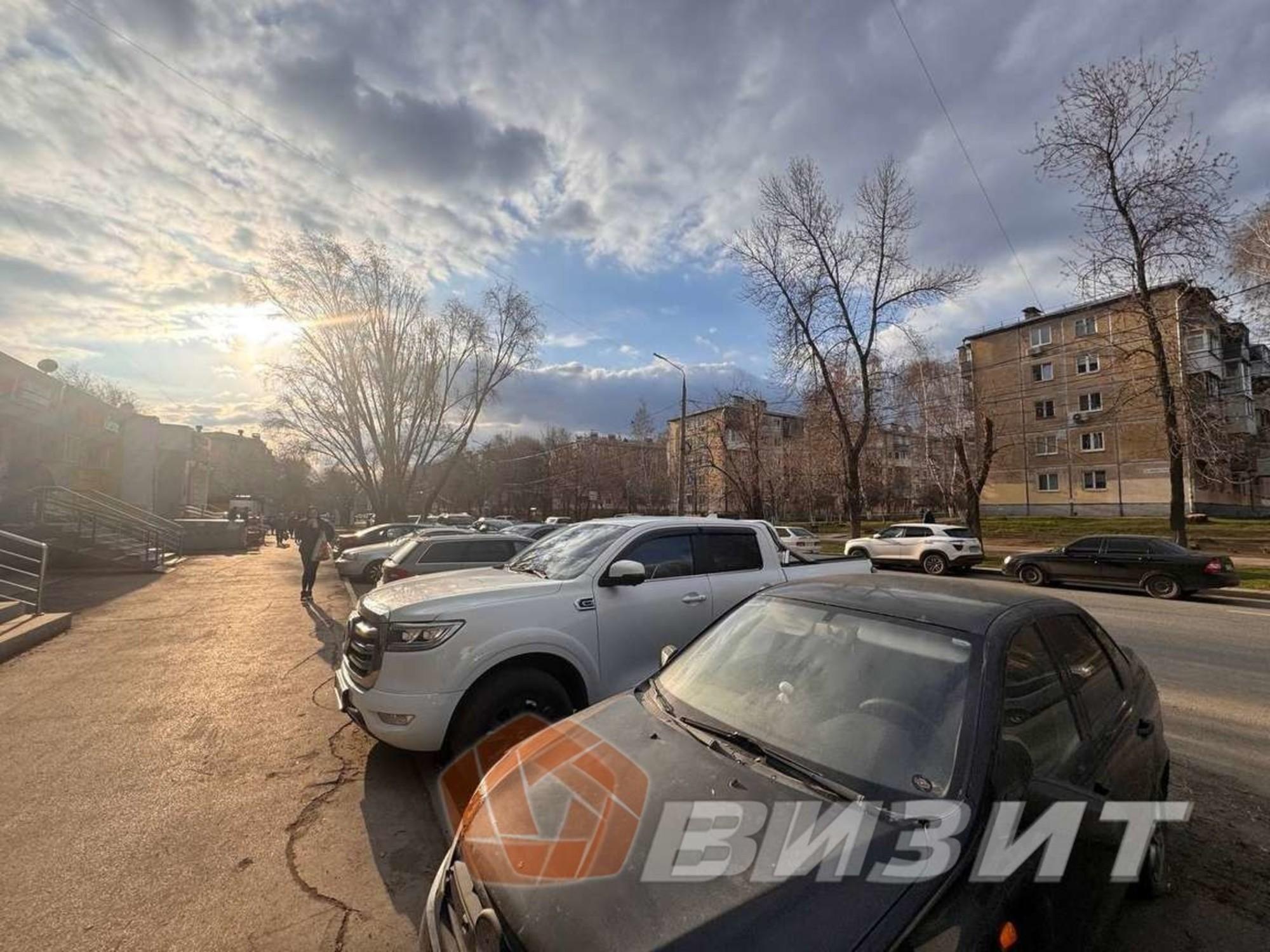 Сдать торговое помещение за 265 200 рублей на Мориса Тореза улица, 13а