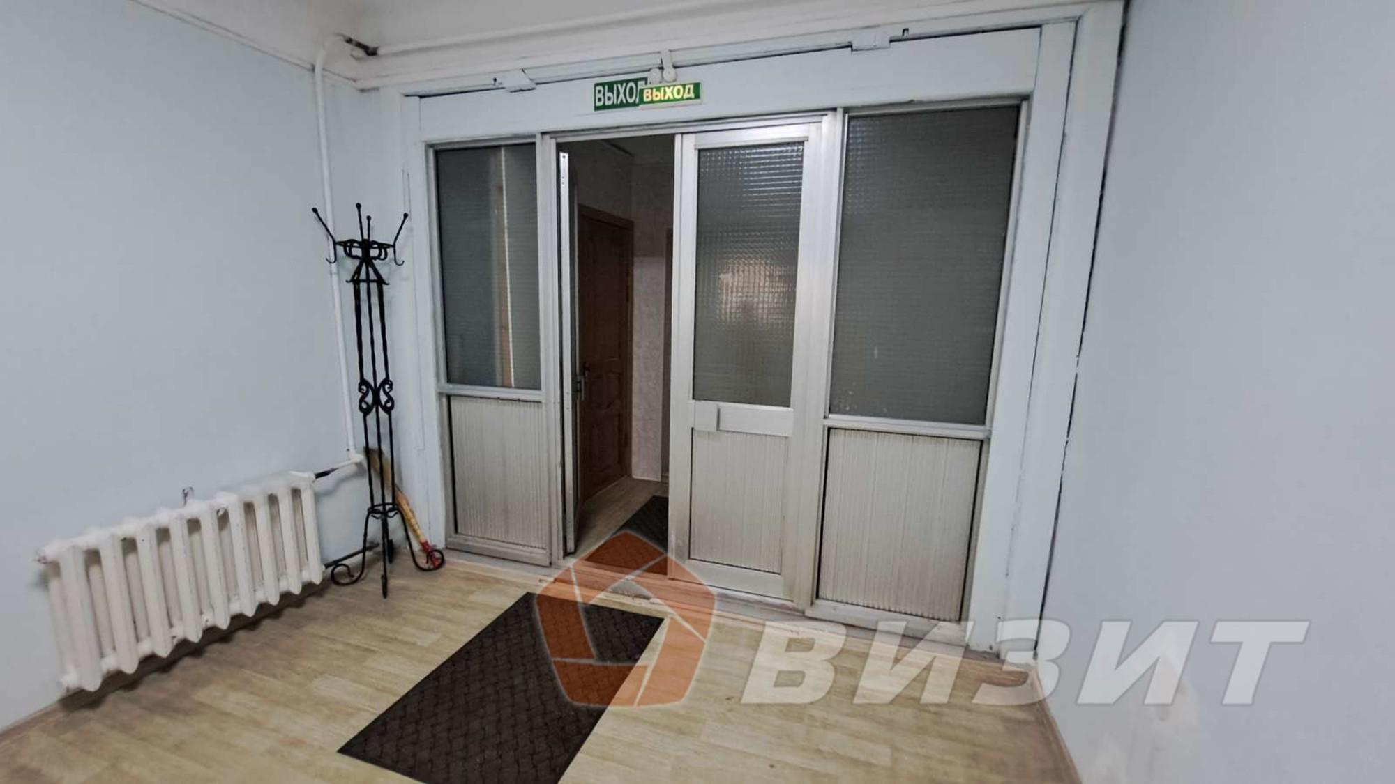 Сдать торговое помещение за 298 400 рублей на Парниковая улица, 8