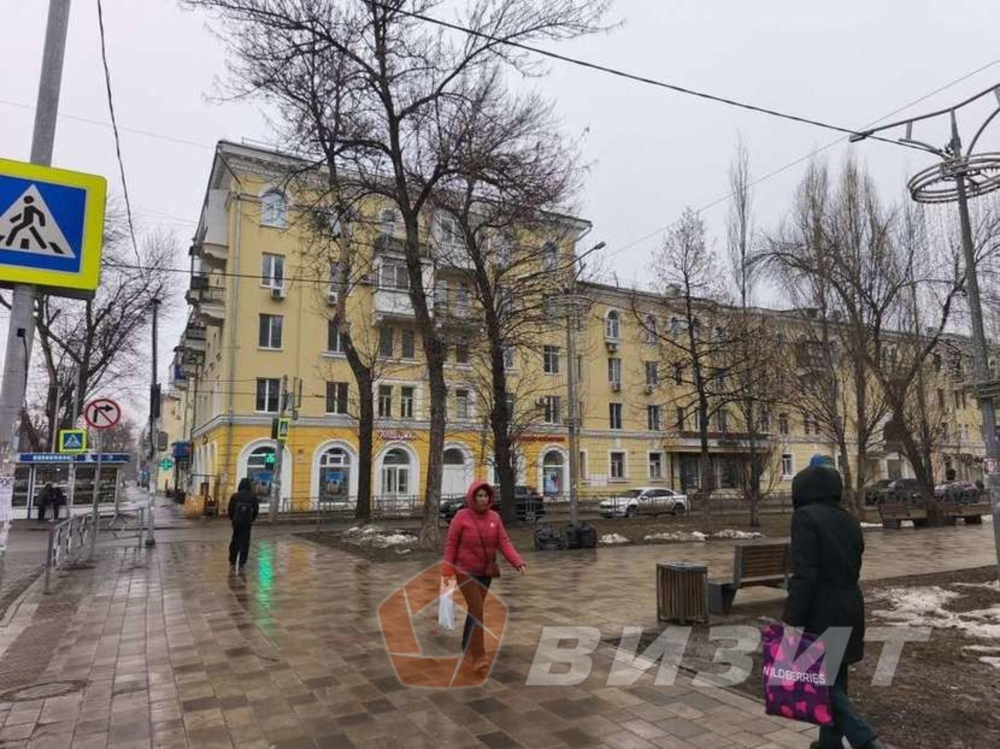 Сдать торговое помещение за 250 000 рублей на Металлургов проспект, 81