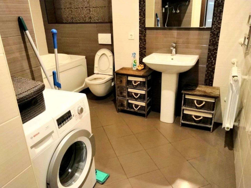 Продажа 2-комн квартиры Льва Толстого улица, 14
